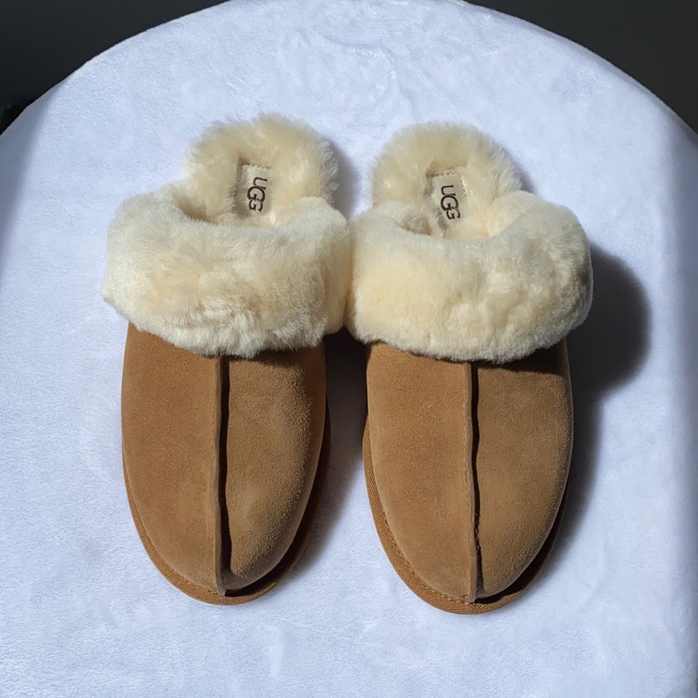 BRAND NEW Ugg Slippers